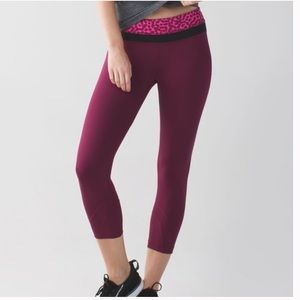 Lululemon Inspire Crop II Dashing purple ace spot